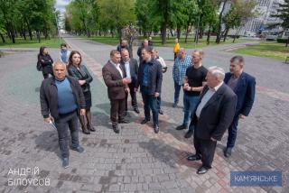 Кам’янський міський голова перевірив хід реконструкції скверу по проспекту Свободи